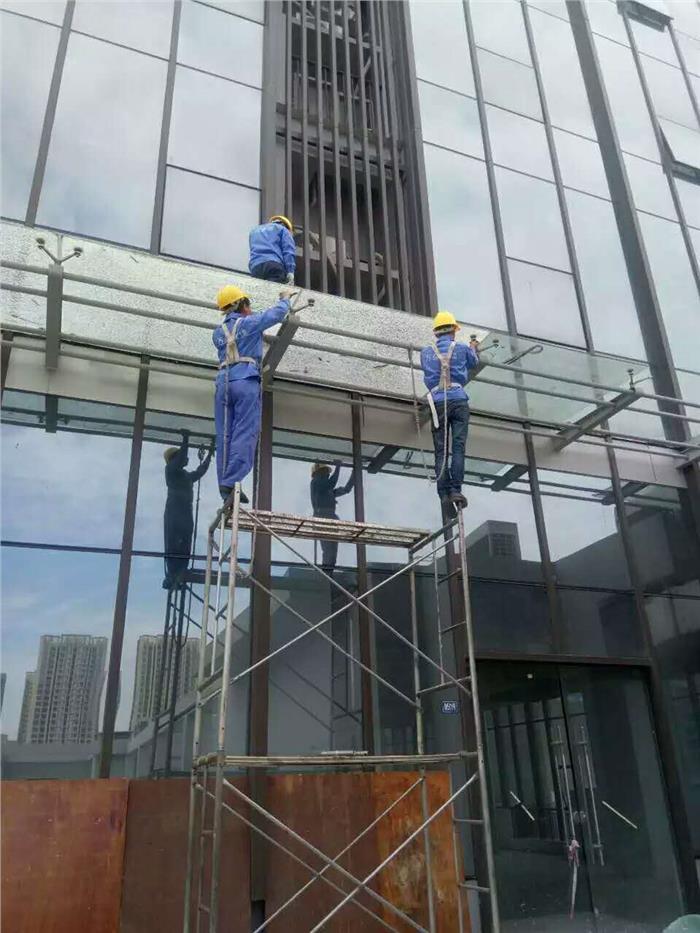 更换幕墙玻璃工程